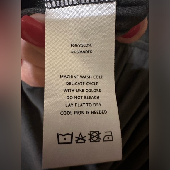 Lilla P khaki sleeves dress  - size XS - beautiful 96% Viscose.  New with tag!! - Picture 8 of 8